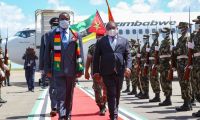 Moçambique volta a pedir levantamento de sanções contra Zimbabué